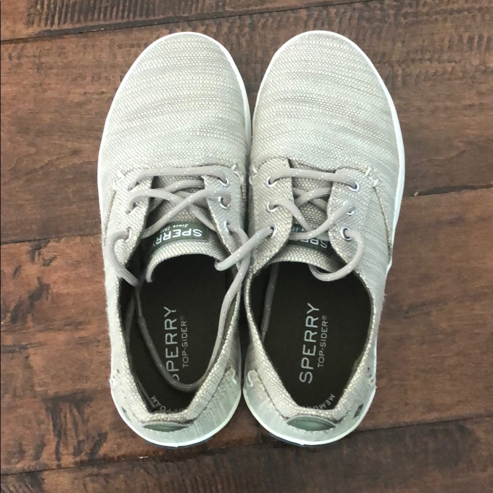💥SALE 💥 Little Kid's Size 1.5 Bodie Sneaker